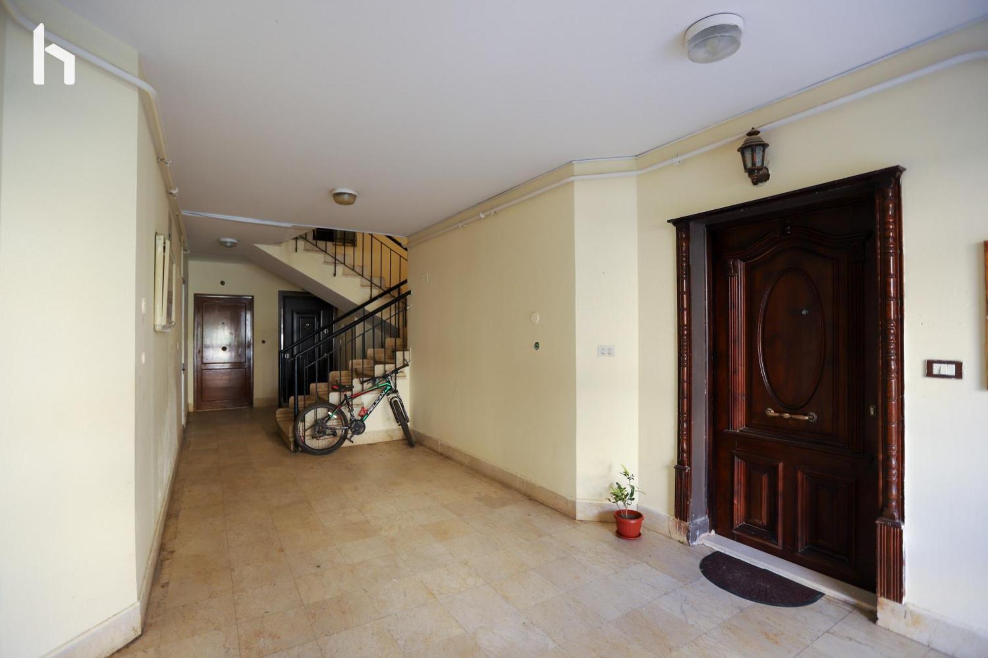 -host Prime In Rehab * Cairo