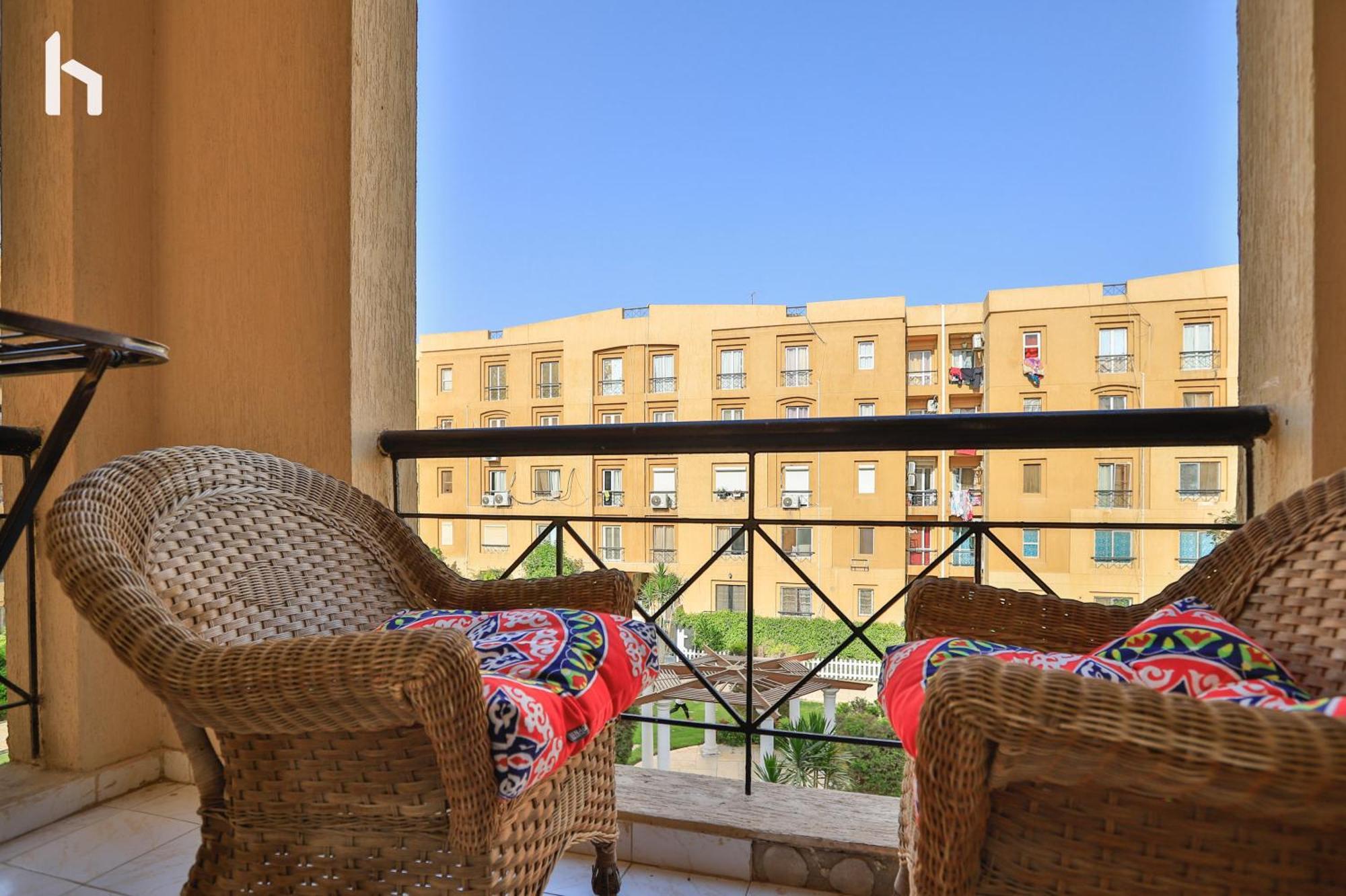 -host Prime In Rehab * Cairo
