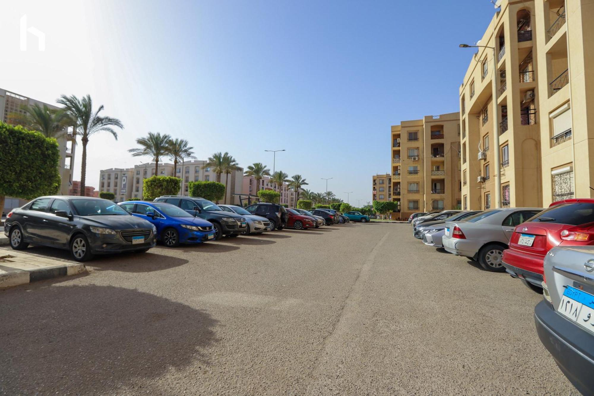 -host Prime In Rehab Il Cairo